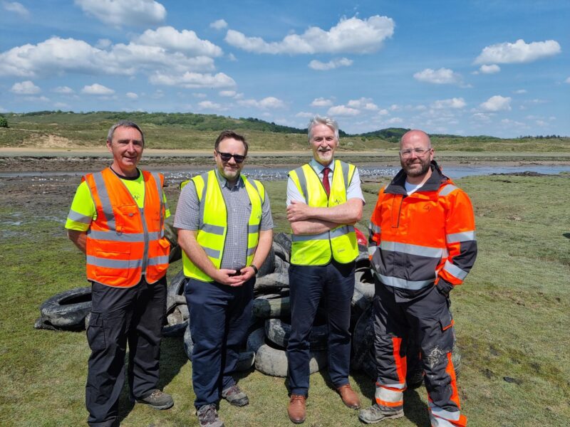 Ogmore River Clean 2025 Huw Irranca-Davies MS, Chris Elmore MP, BCBC Leader Cllr John Spanswick, Alun Phillips Founder of
